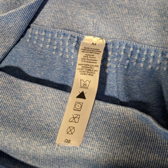 Seamless 2 Piece Set Workout Gym Shorts + Short Sleeve - Picture 9 of 9